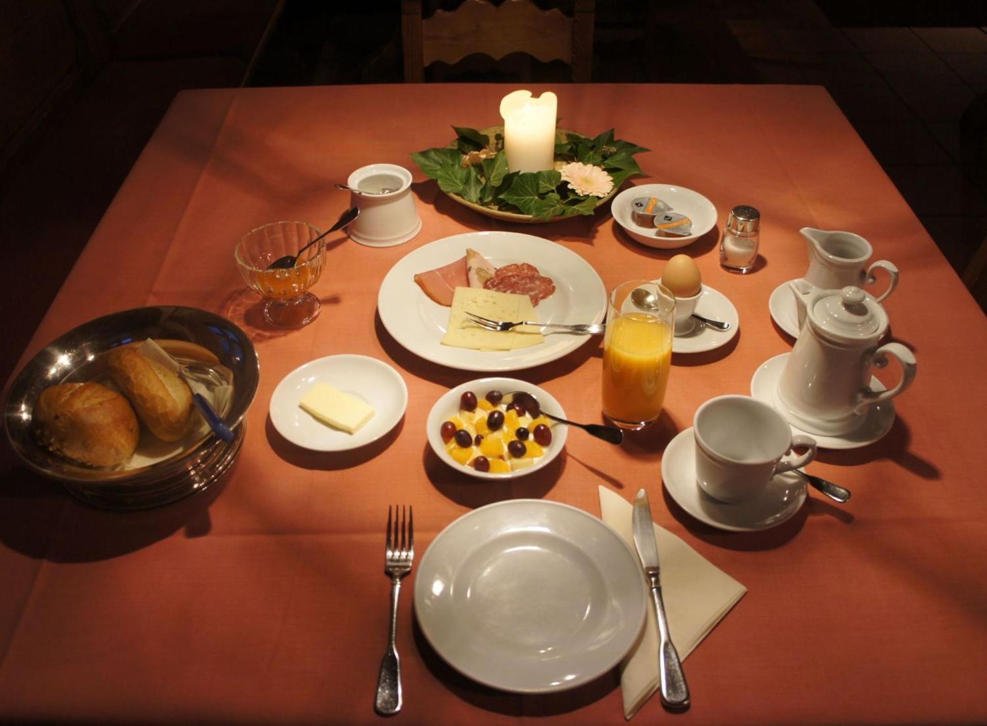 Hotel Schwarzer Adler Erlangen Eksteriør billede
